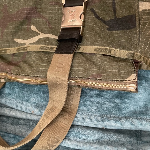 Camouflage Women’s Baby Bag - Picture 6 of 7